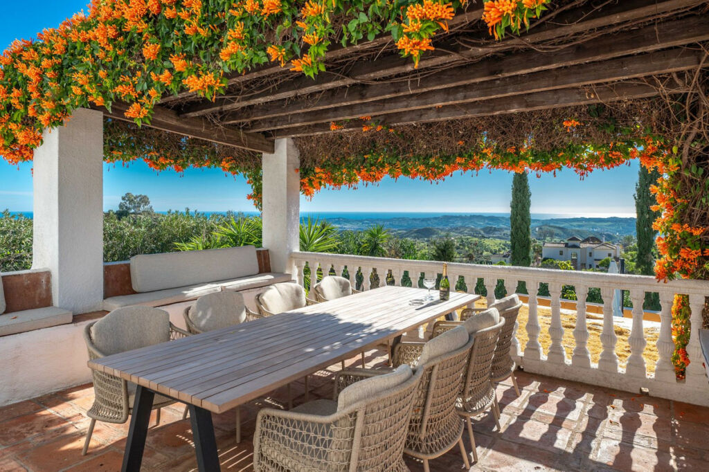 Detached Villa Valtocado Málaga - image 2