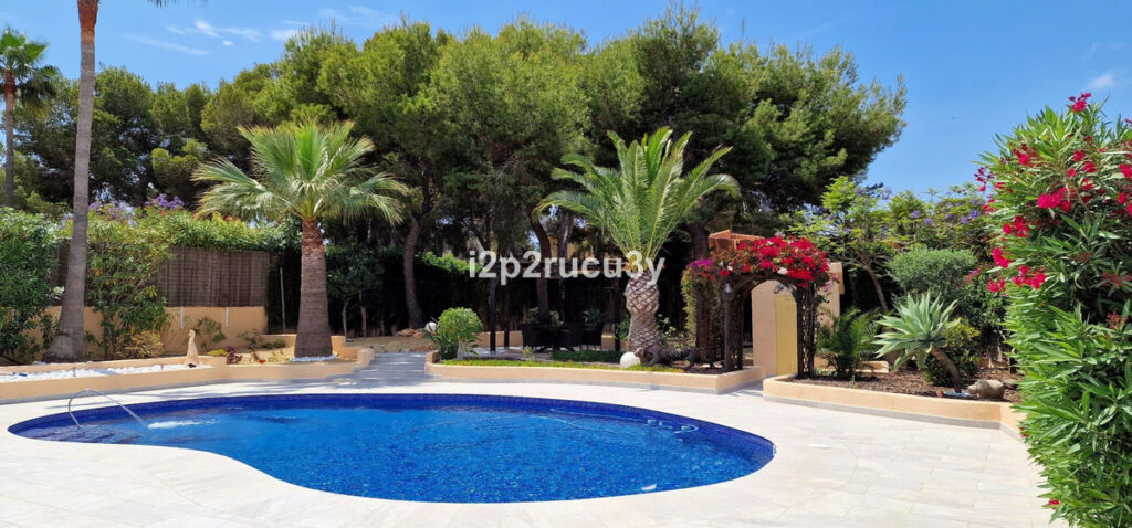 Detached Villa Moraira Alicante - image 2