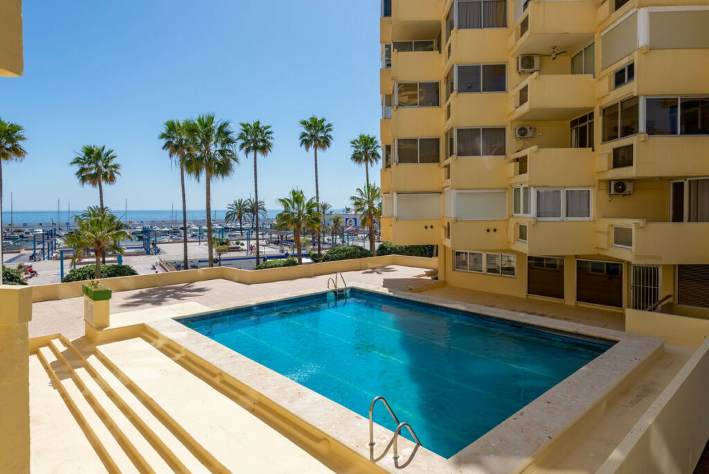Middle Floor Studio Marbella Málaga - image 2