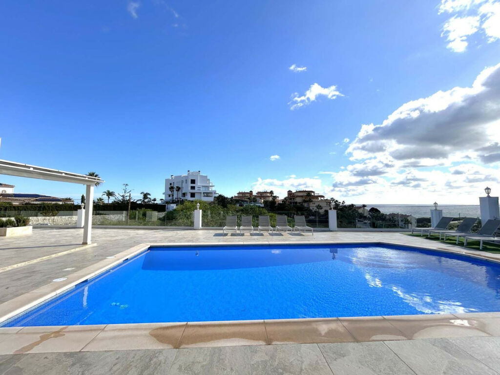 Detached Villa El Faro Málaga - image 2