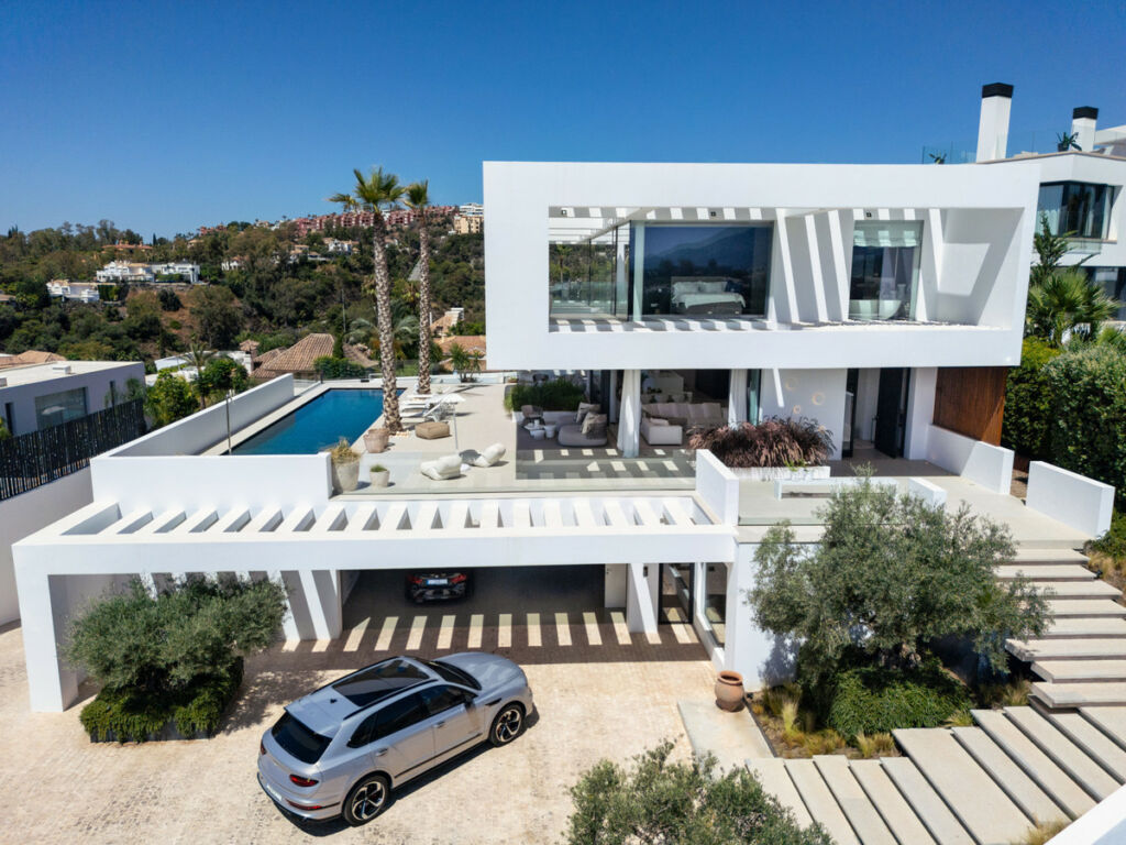 Detached Villa La Quinta Málaga - image 2
