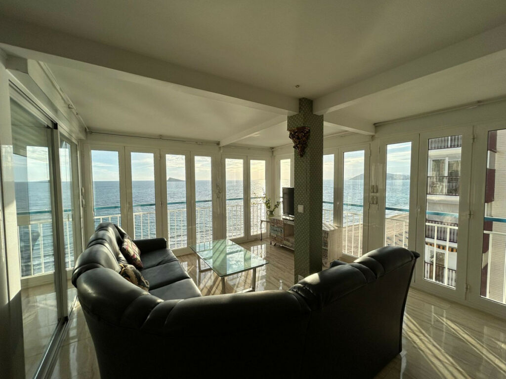 Middle Floor Apartment Benidorm Alicante - image 2