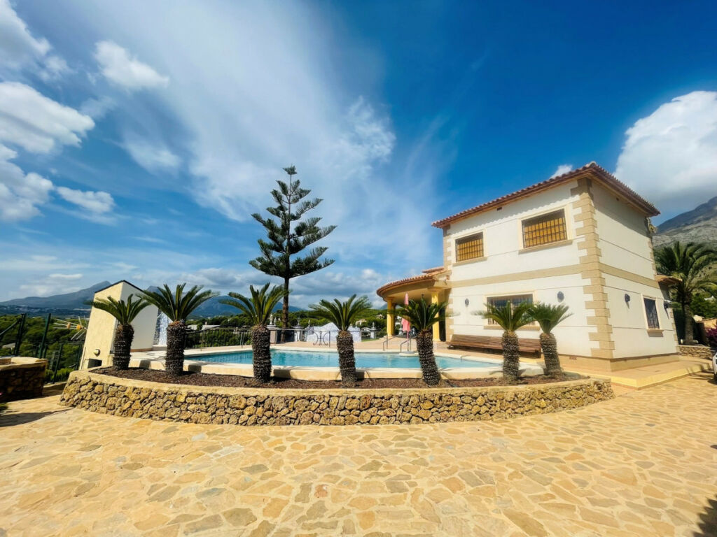 Detached Villa Altea Alicante - image 2