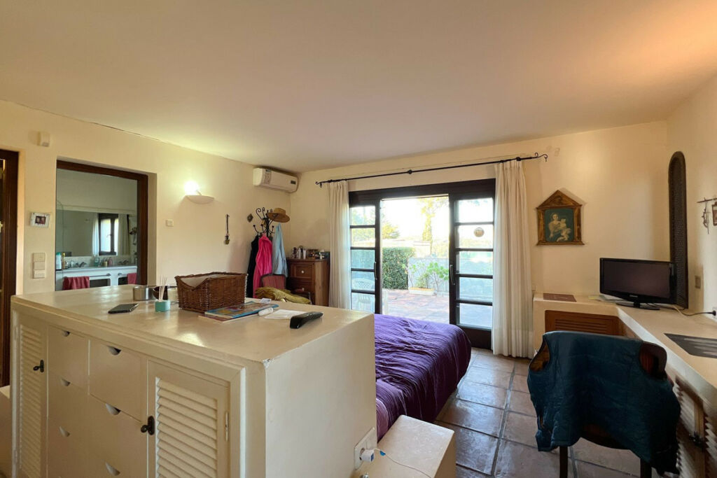Detached Villa Estepona Málaga - image 22