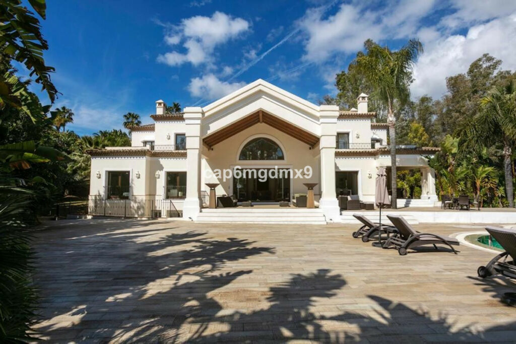 Detached Villa Nueva Andalucía Málaga - image 20