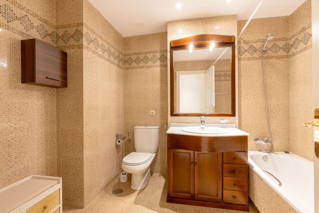 Middle Floor Apartment Estepona Málaga - image 20