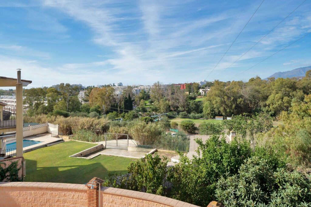 Detached Villa San Pedro de Alcántara Málaga - image 20