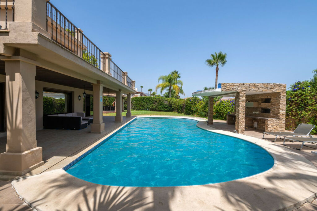 Detached Villa The Golden Mile Málaga - image 20