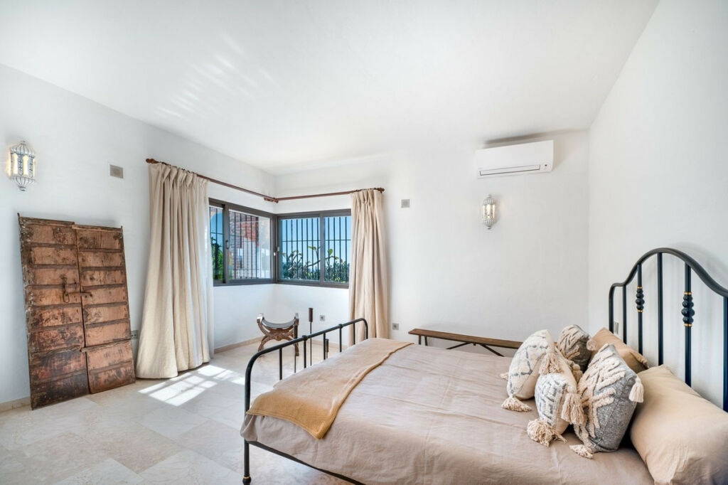 Detached Villa Valtocado Málaga - image 20