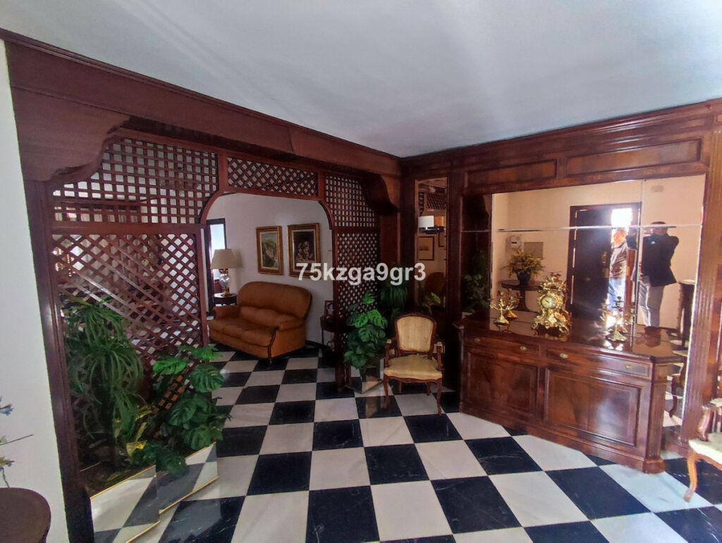 Detached Villa Puerto de la Torre Málaga - image 18