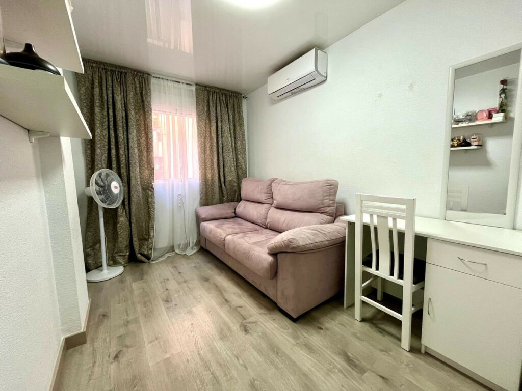 Middle Floor Apartment Torrevieja Alicante - image 20