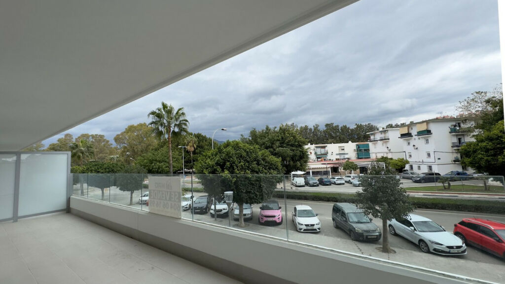 Middle Floor Apartment Nueva Andalucía Málaga - image 20