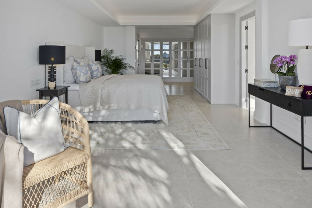 Detached Villa El Paraiso Málaga - image 20