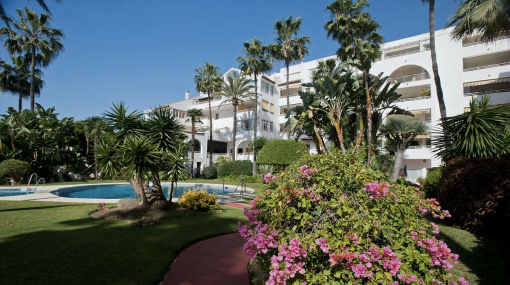 Middle Floor Apartment Atalaya Málaga - image 21