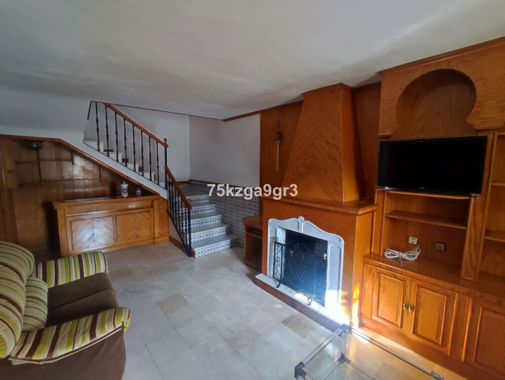 Detached Villa Puerto de la Torre Málaga - image 19
