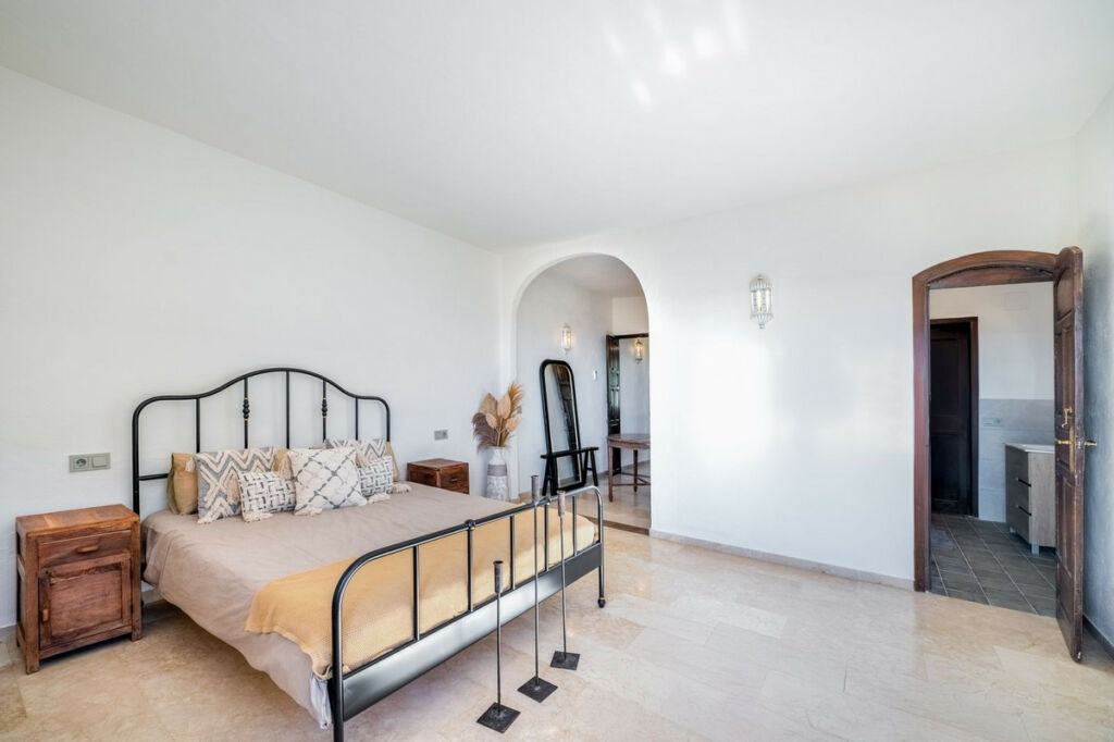 Detached Villa Valtocado Málaga - image 21
