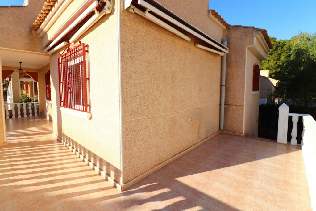 Detached Villa Montemar Alicante - image 21