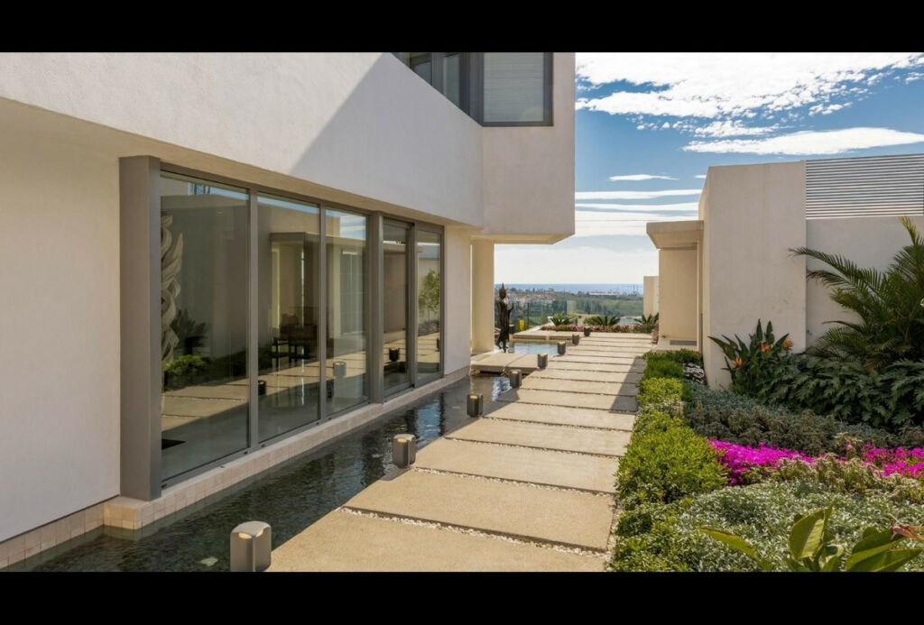 Detached Villa Los Flamingos Málaga - image 21