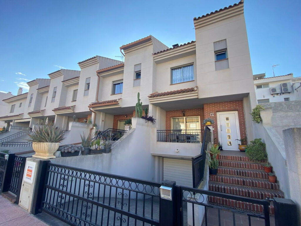 Townhouse Rojales Alicante - image 2