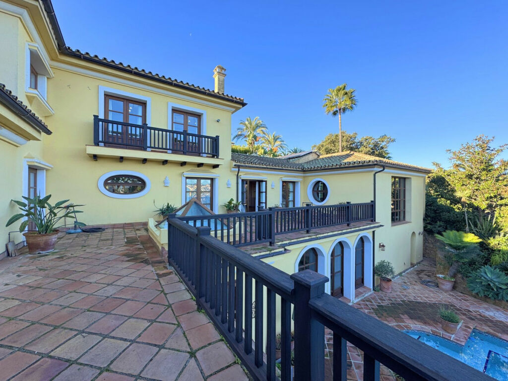 Detached Villa Sotogrande Alto Cádiz - image 30