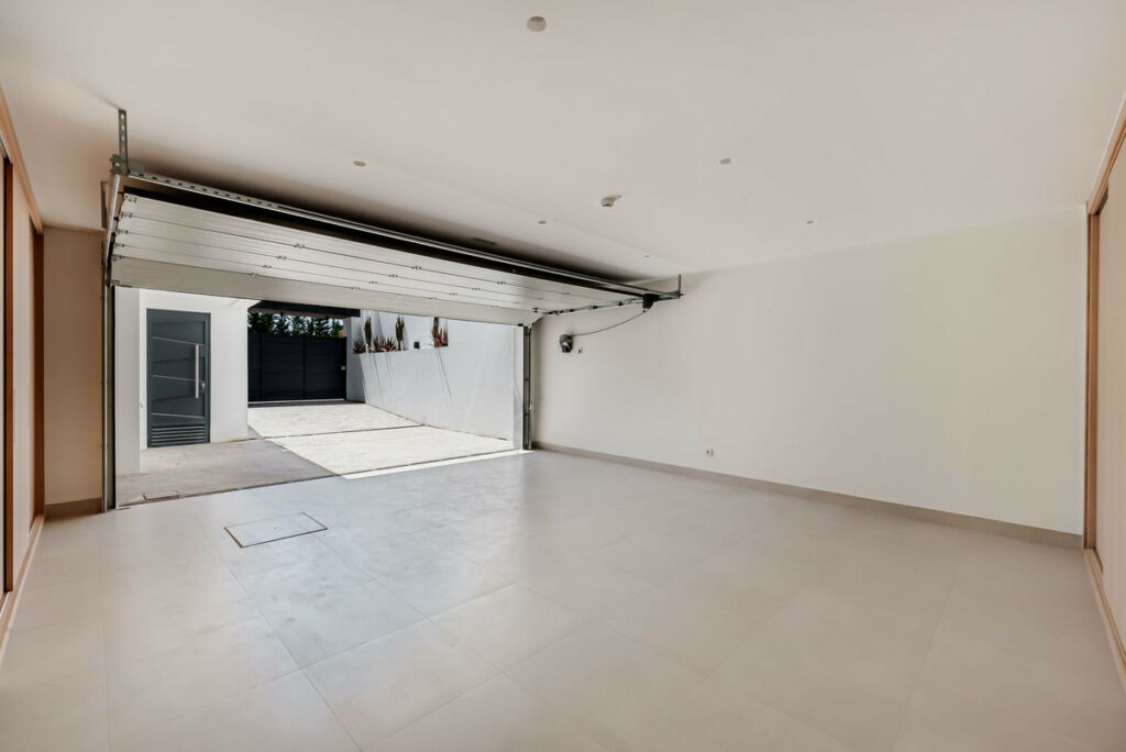 Detached Villa Nueva Andalucía Málaga - image 22
