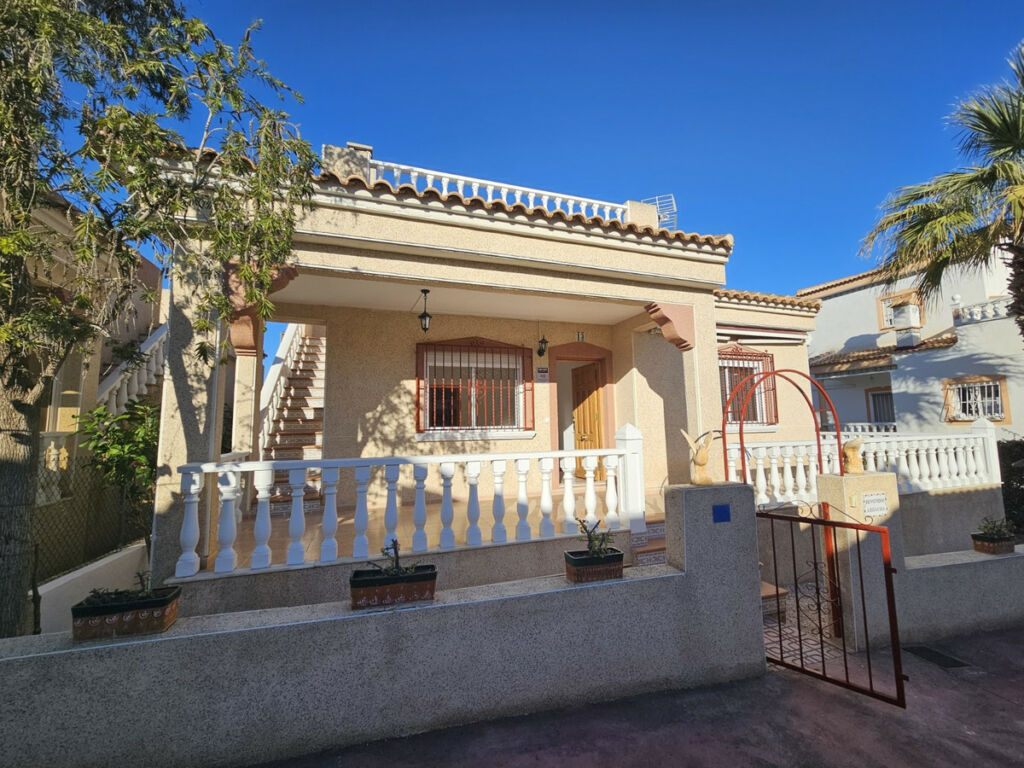 Detached Villa Montemar Alicante - image 22