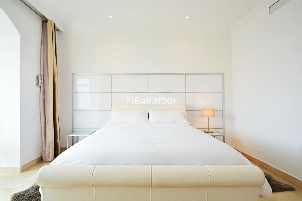 Penthouse Aloha Málaga - image 22