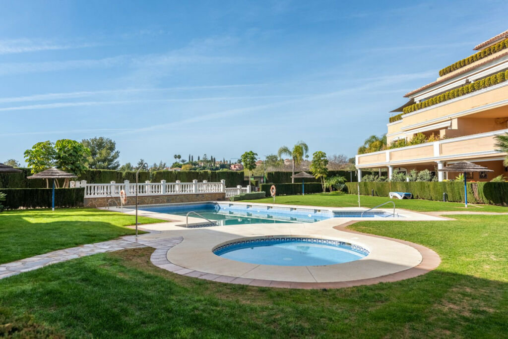 Middle Floor Apartment The Golden Mile Málaga - image 22