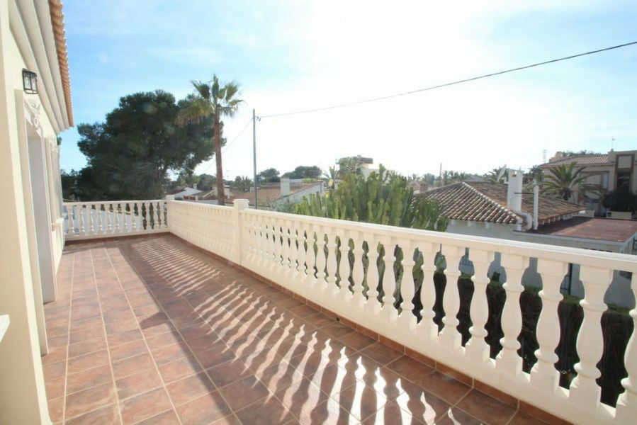 Detached Villa Cabo Roig Alicante - image 23