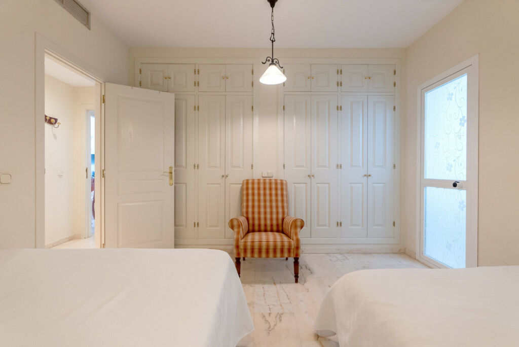 Middle Floor Apartment Estepona Málaga - image 23
