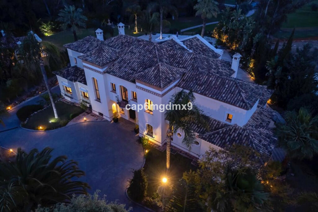 Detached Villa Nueva Andalucía Málaga - image 23