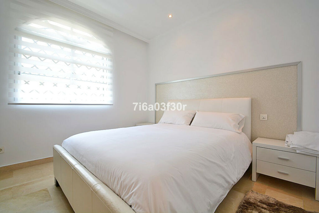Penthouse Aloha Málaga - image 23