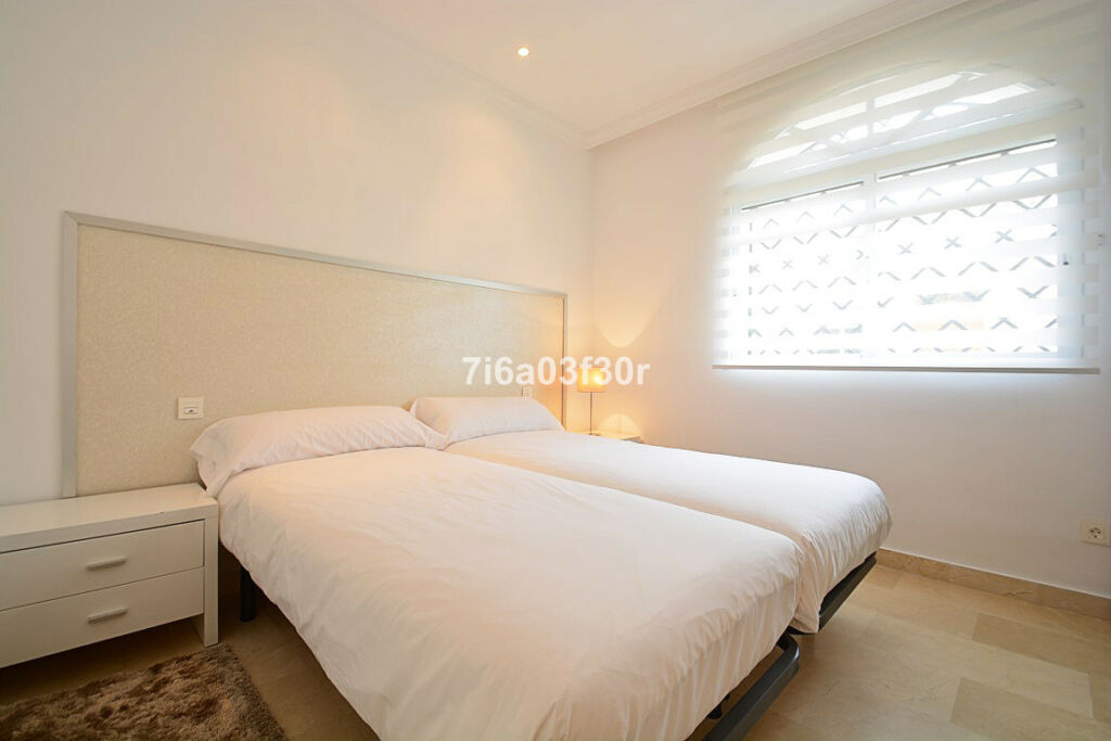 Penthouse Aloha Málaga - image 24