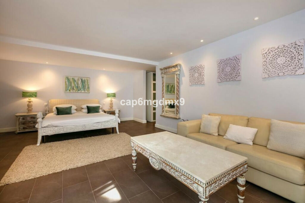 Detached Villa Nueva Andalucía Málaga - image 24