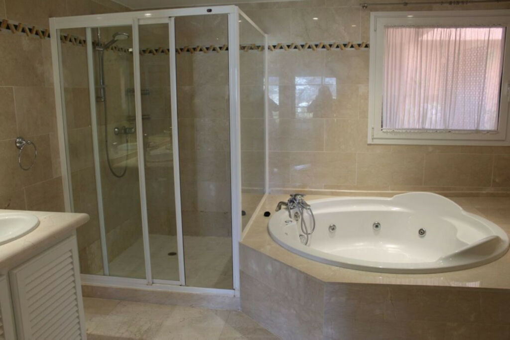 Penthouse Nueva Andalucía Málaga - image 24