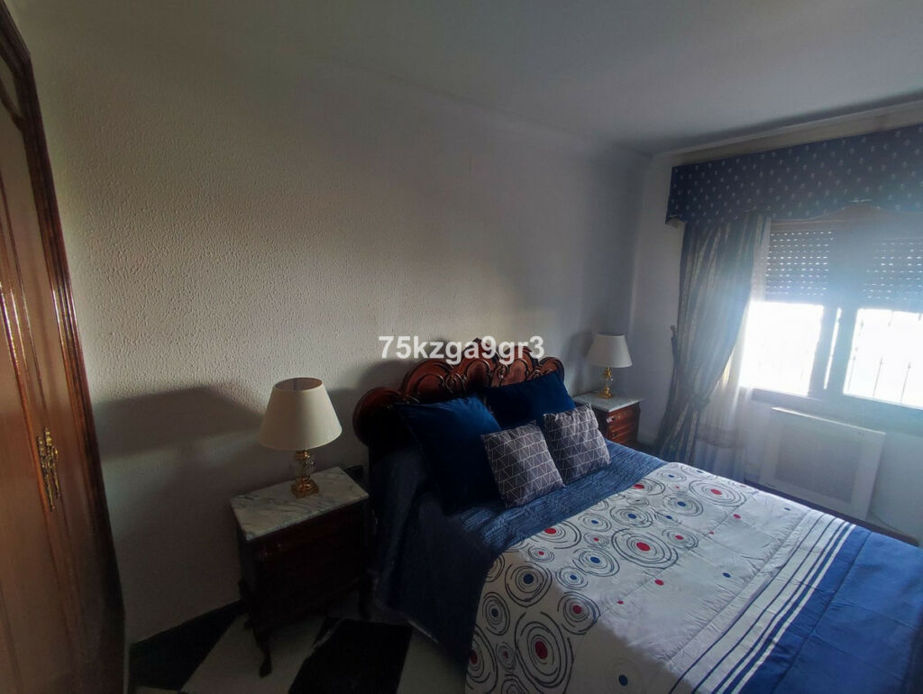 Detached Villa Puerto de la Torre Málaga - image 22