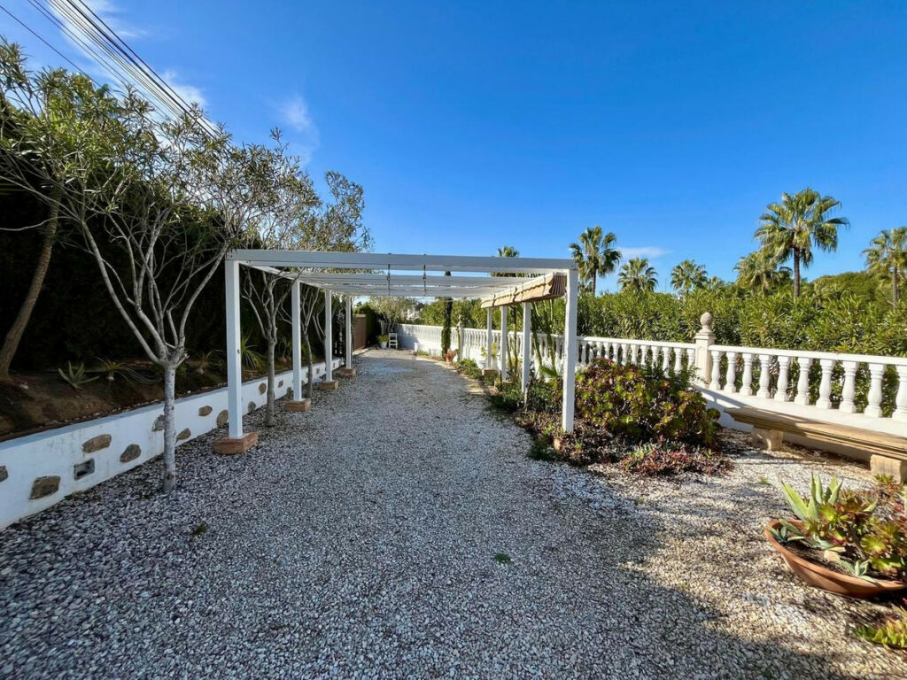 Detached Villa Villamartin Alicante - image 24