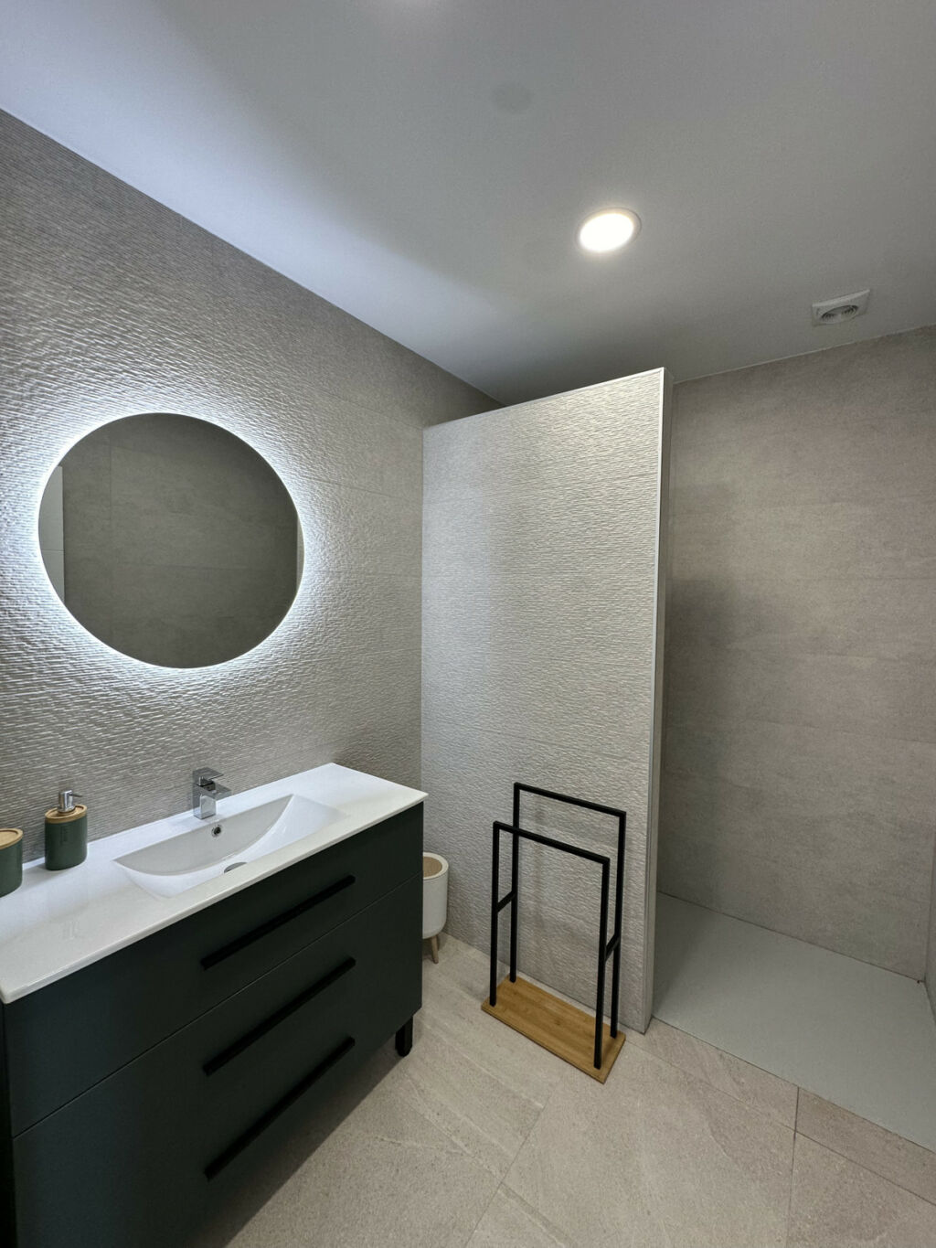 Detached Villa Aspe Alicante - image 24