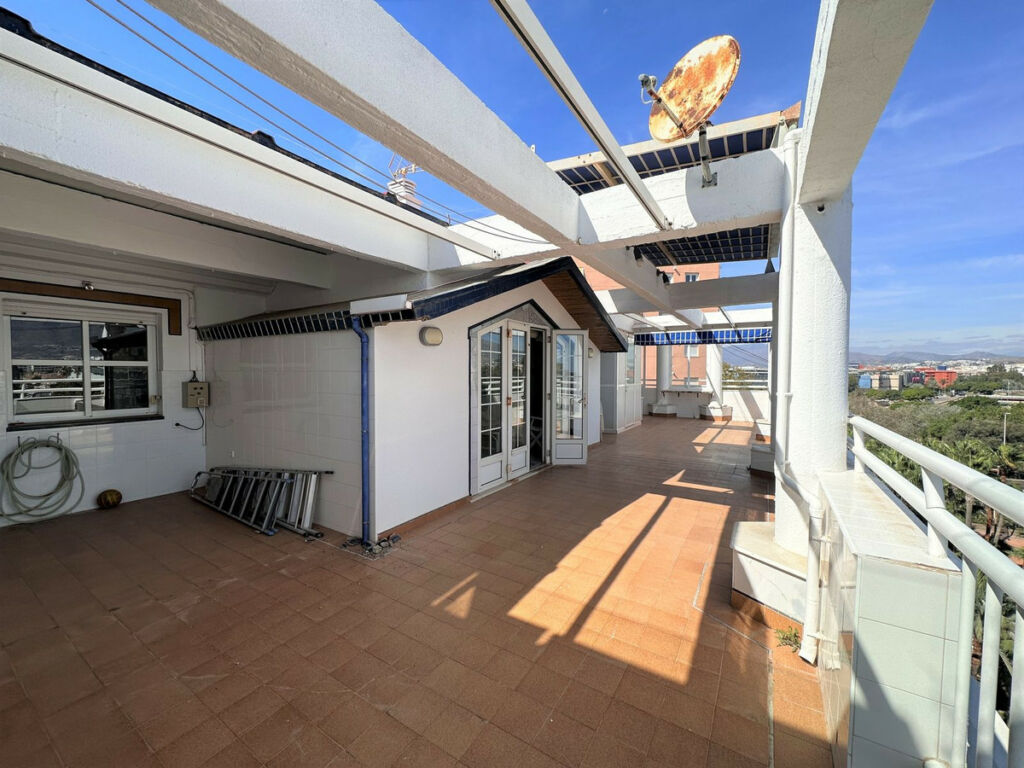 Penthouse Fuengirola Málaga - image 24