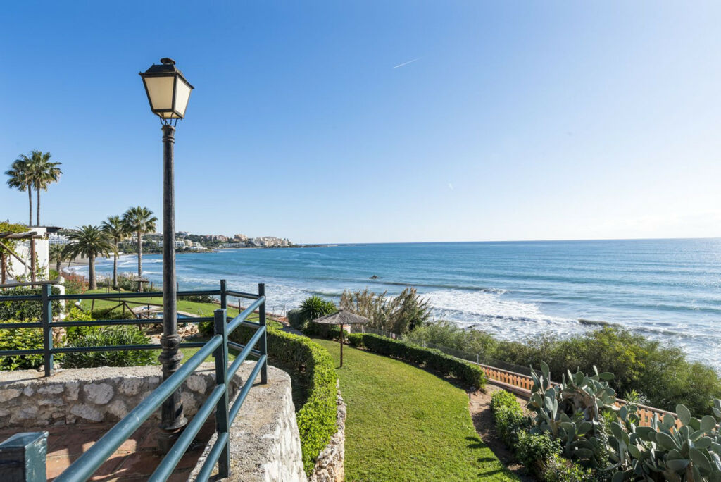 Townhouse Estepona Málaga - image 25