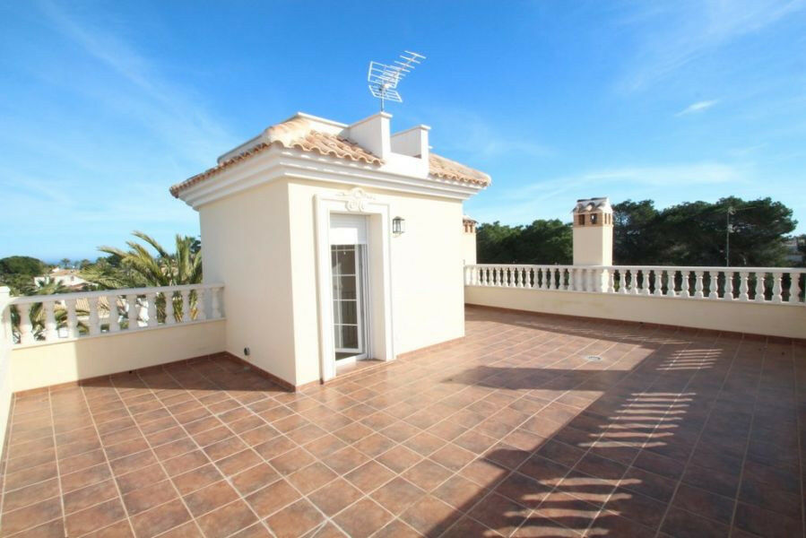 Detached Villa Cabo Roig Alicante - image 25