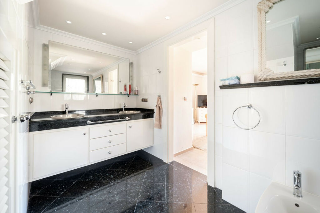Detached Villa Benalmadena Málaga - image 25