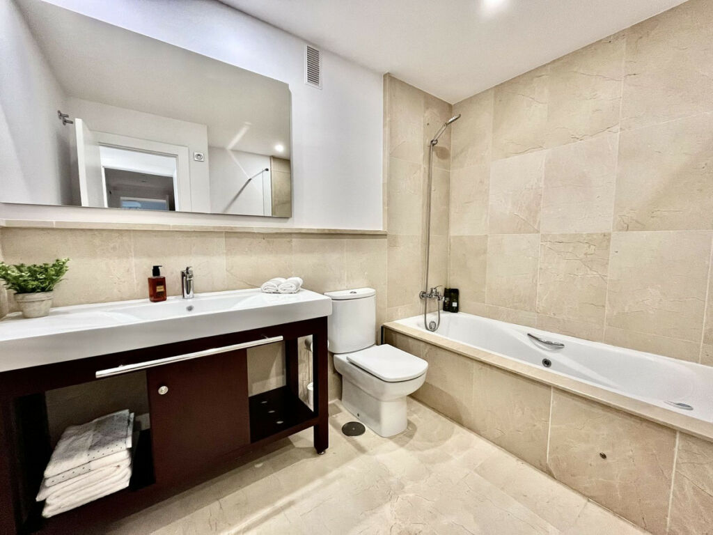 Middle Floor Apartment Los Flamingos Málaga - image 25