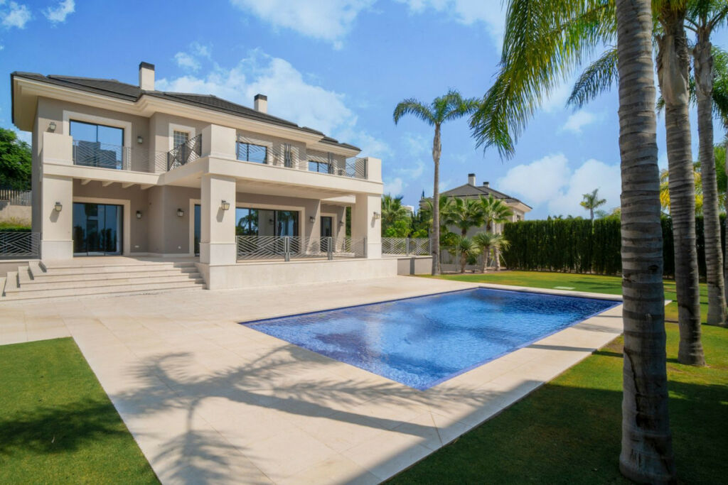 Detached Villa Los Flamingos Málaga - image 25