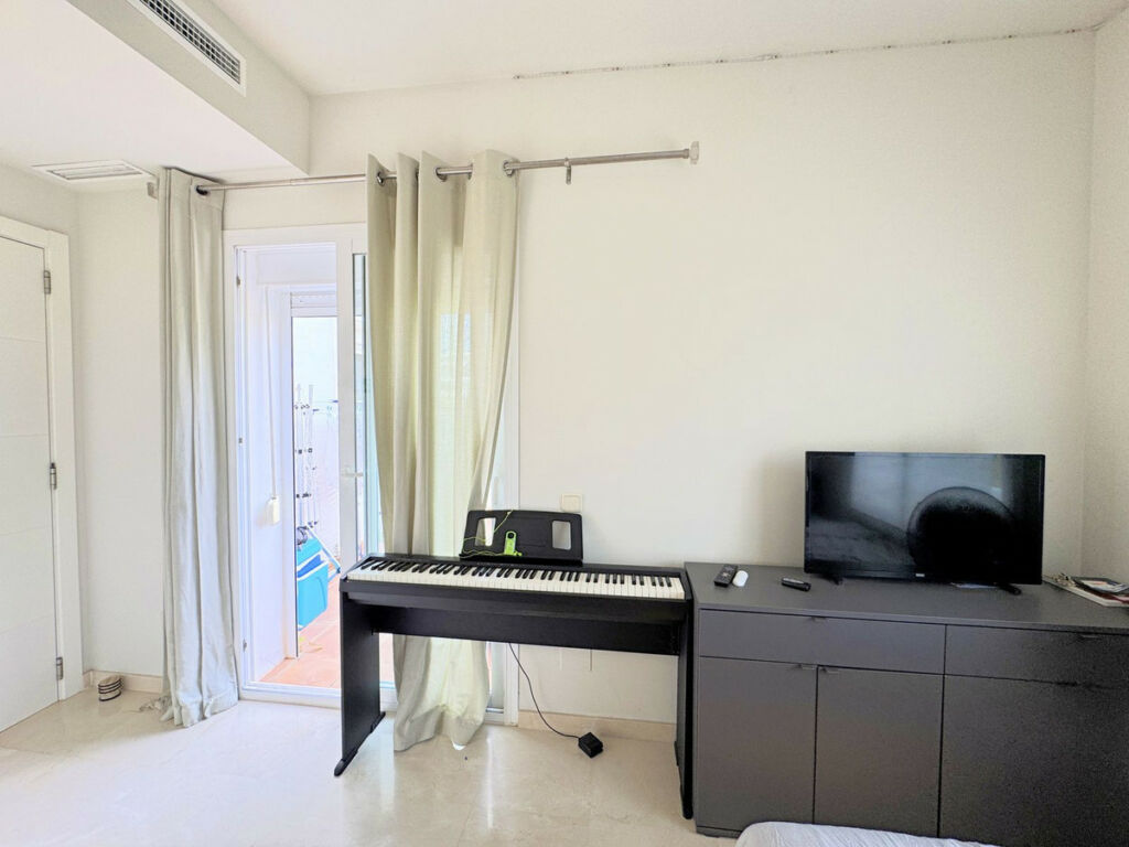 Middle Floor Apartment Casares Playa Málaga - image 25