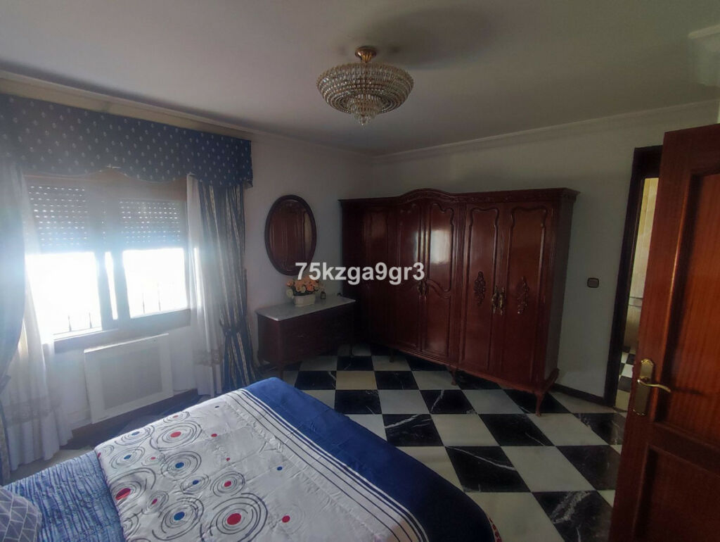 Detached Villa Puerto de la Torre Málaga - image 23