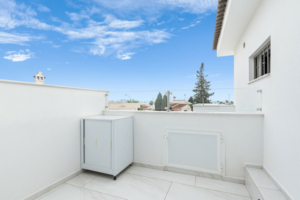 Detached Villa Ciudad Quesada Alicante - image 25