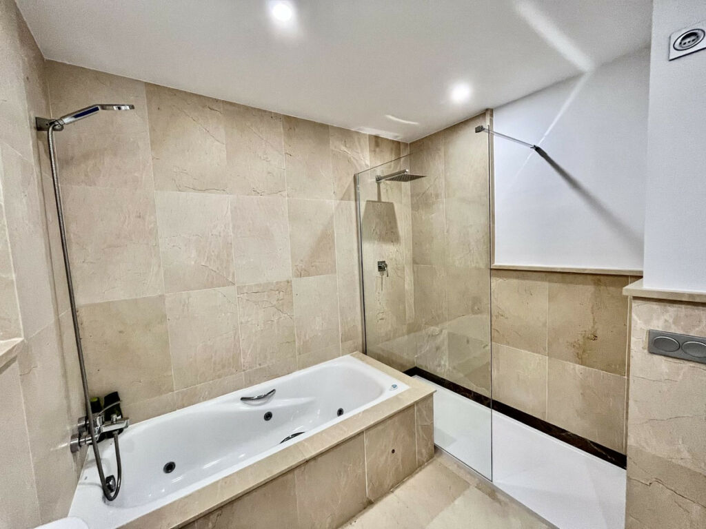 Middle Floor Apartment Los Flamingos Málaga - image 26
