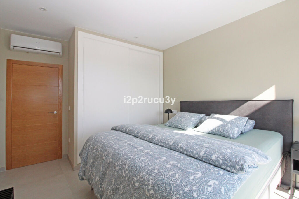 Detached Villa Moraira Alicante - image 26