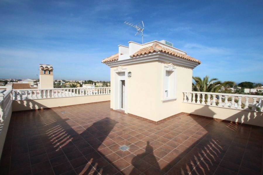 Detached Villa Cabo Roig Alicante - image 26